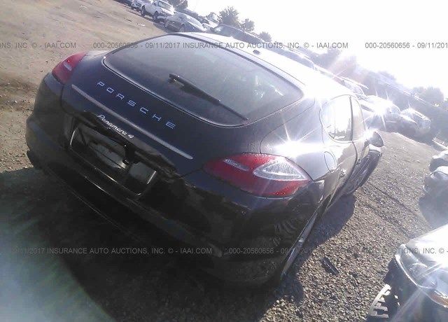 Porsche Panamera 4