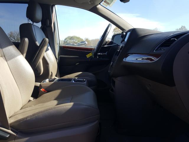 CHRYSLER TOWN & COUNTRY